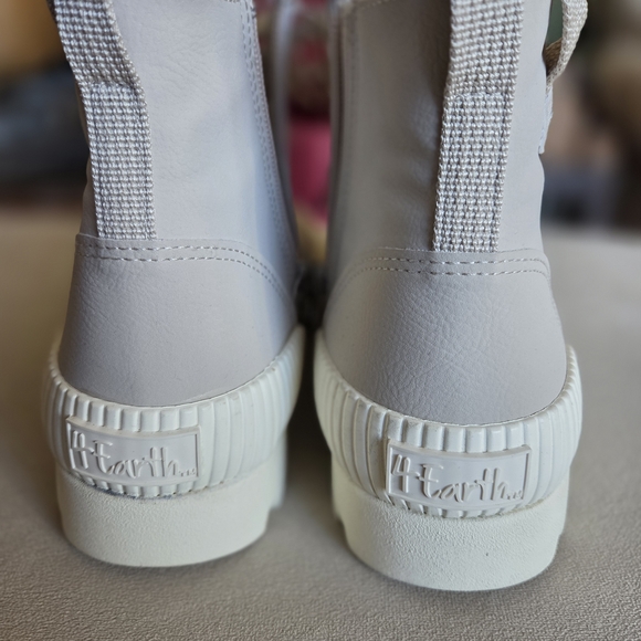 Blowfish Mailbu Forever Lug Sole Sneaker Women's 10 NWT/Box - Picture 8 of 11